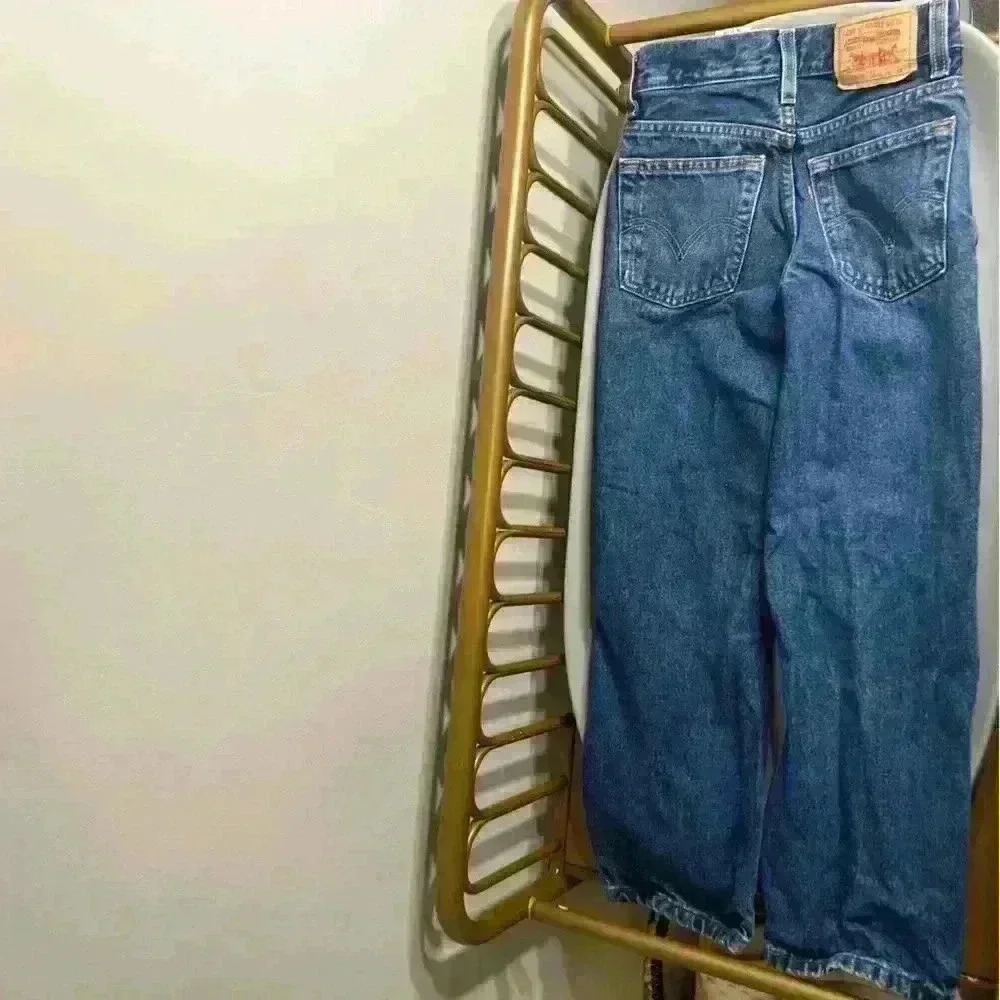 Vintage 90s Levi’s kids unisex 100% cotton relaxed fit denim blue jeans bottoms